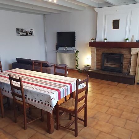 Maison 2 Chambres Au Calme Saint-Bonnet-sur-Gironde Buitenkant foto