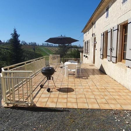 Maison 2 Chambres Au Calme Saint-Bonnet-sur-Gironde Buitenkant foto